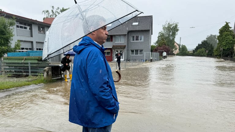 Bayerns Ministerpräsident Söder beim Besuch im Hochwassergebiet