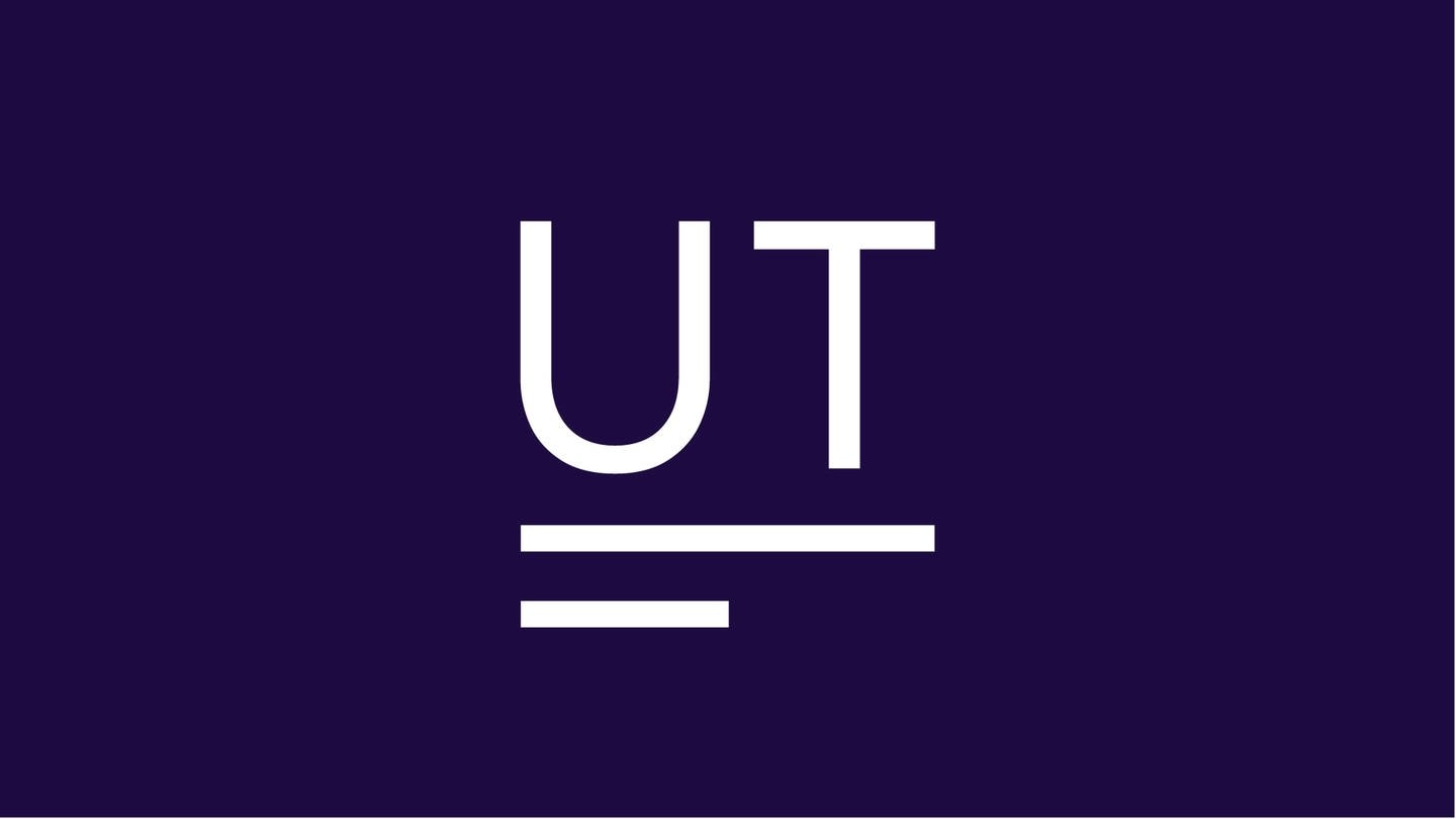 Icon für Untertitel im SWR in weiß auf blauem Hintergrund: Die Buchstaben UT als Abürzung für Untertitel (Foto: SWR)