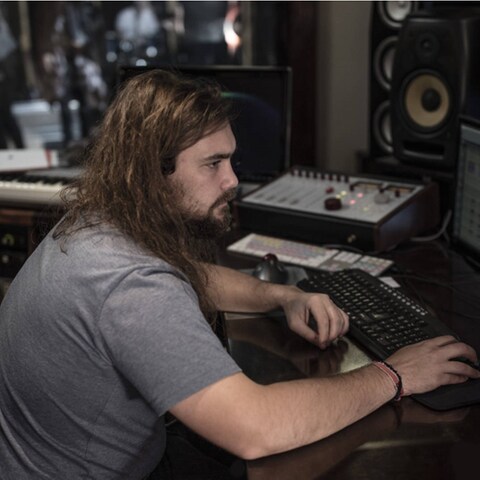 Tontechniker im Studio (Foto: IMAGO, Westend61)