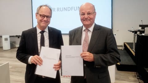 Vorsitzender des Rundfunkrats Dr. Adolf Weiland und SWR Intendant Prof. Dr. Kai Gniffke (von rechts nach links) (Foto: SWR, Markus Palmer)