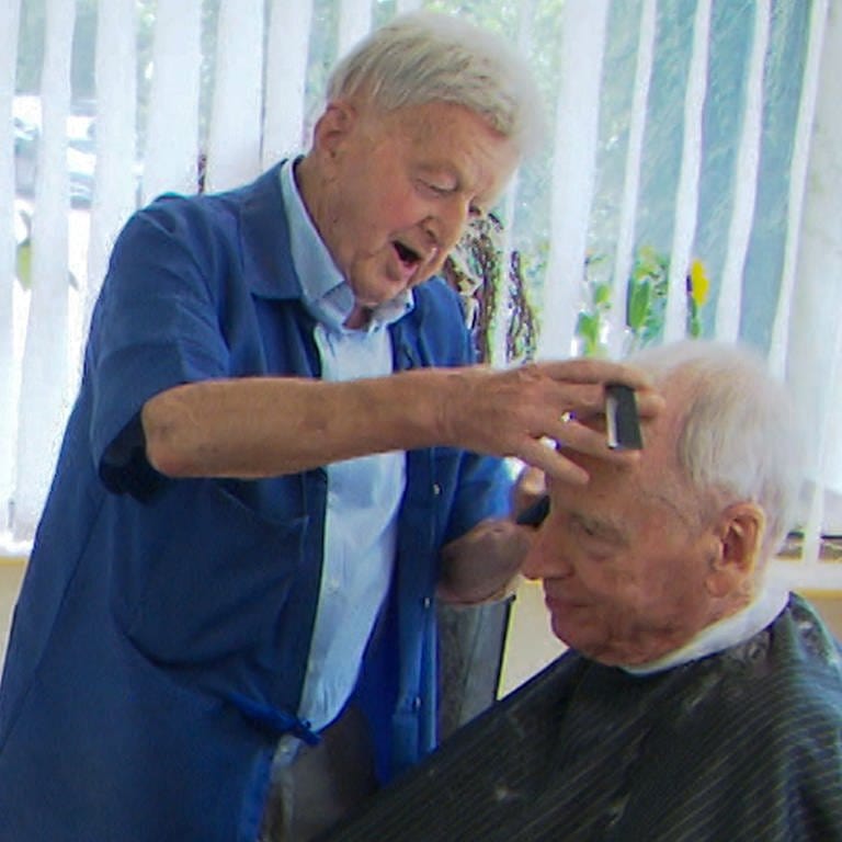 94-jähriger Friseur