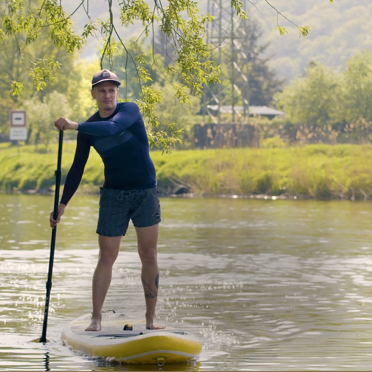 Stand Up Paddling auf der Lahn – Markus aus Fachbach lebt den Wassersport