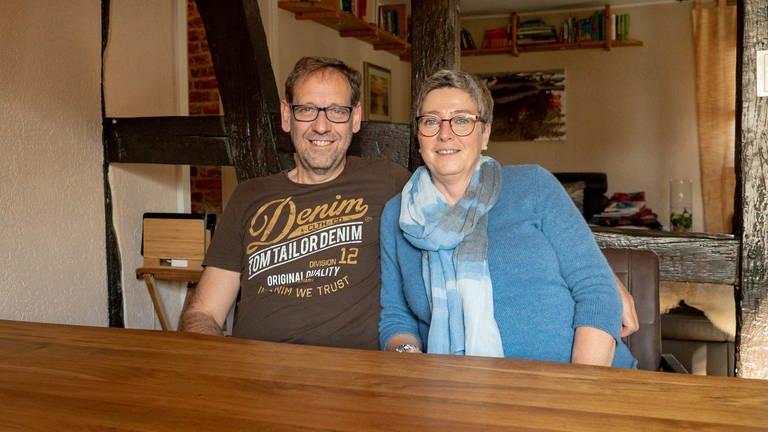 Claudia und Ulf Püschel aus dem Westerwald spenden seit Jahren für Hilfsprojekte (Foto: SWR)