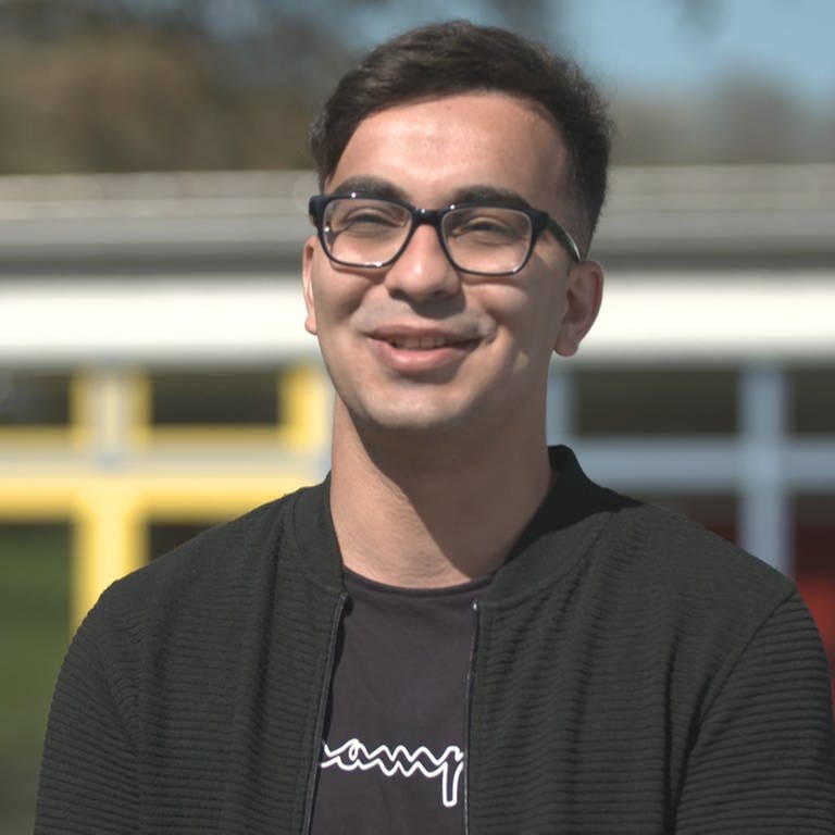 Junger Flüchtling, der aus Afghanistan kommt, macht Abitur in Odernheim