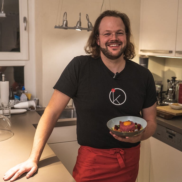 "Küchenjunge" Christian Lersch zaubert in seiner Küche echte Gourmet-Gerichte (Foto: SWR)