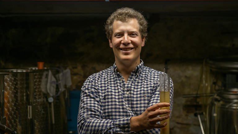Peter macht auf 50 m² ausgezeichnete Garagen-Weine