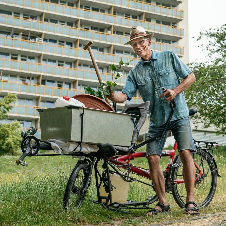 Guerilla-Gärtner Reinhard will seine Stadt grüner machen (Foto: SWR)