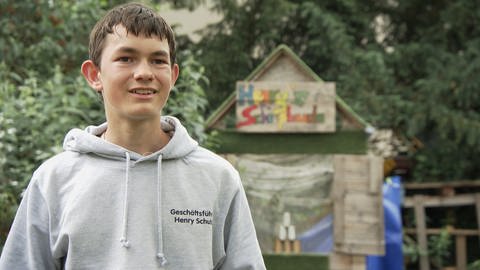 Junge, 15 Jahre alt, baut Freizeitpark (Foto: SWR)