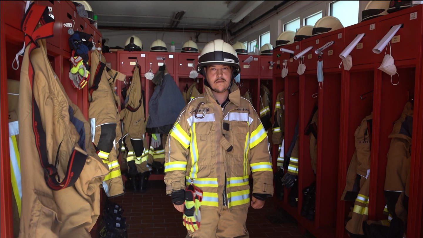 Junger Mann mit geistiger Beeinträchtigung will zur Feuerwehr (Foto: SWR)