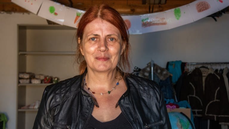 Christine Gölz betreibt in Osthofen eine Garagentafel für Bedürftige