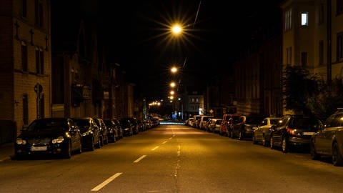 Eine dunkle Straße in Stuttgart. (Foto: SWR)