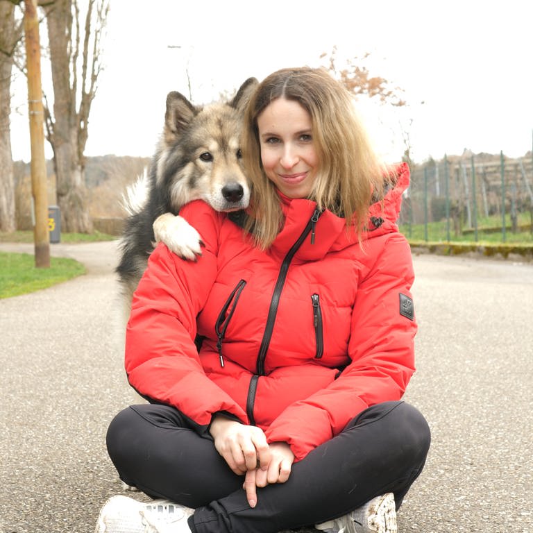 Eine Influenzerin und ihr Hund sind auf Instagram erfolgreich (Foto: SWR)