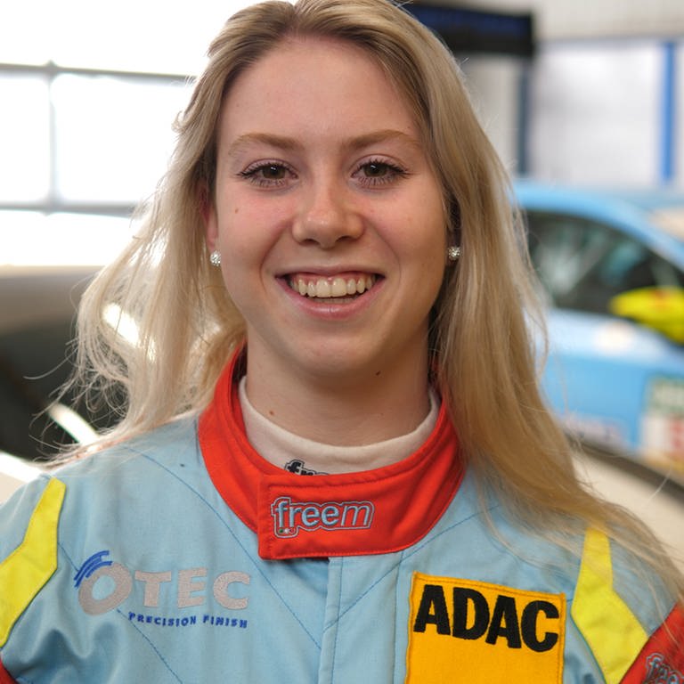 Michelle Halder fährt ADAC TCR Germany