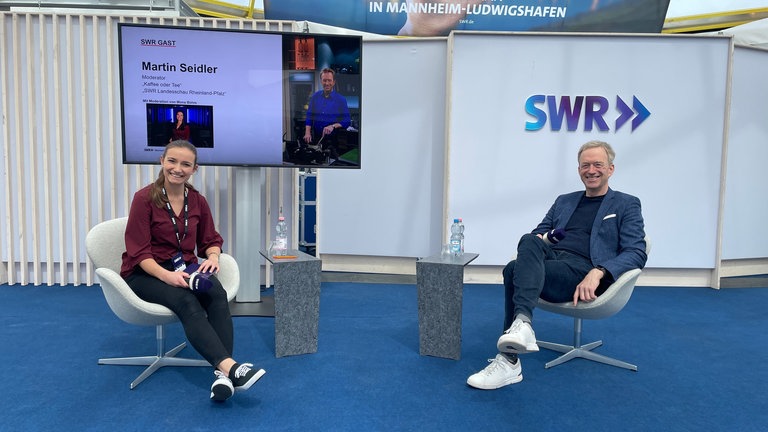 SWR-Moderator Martin Seidler auf der Maimarkt-Bühne