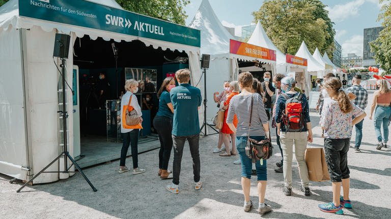 Impressionen des SWR4 Tags auf dem SWR Sommerfestival auf dem Stuttgarter Schlossplatz (Foto: SWR, Ronny Zimmermann)