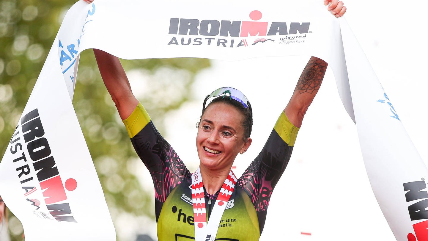 Triathletin Laura Philipp gewinnt den Ironman in Klagenfurt/Österreich. (Foto: IMAGO, IMAGO / GEPA pictures)