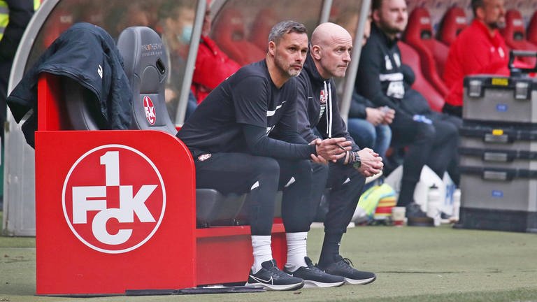 Der Assistent und sein Chef: FCK Co- Trainer Frank Döpper (li) mit Marco Antwerpen (Foto: IMAGO, Imago/ Jan Huebner)