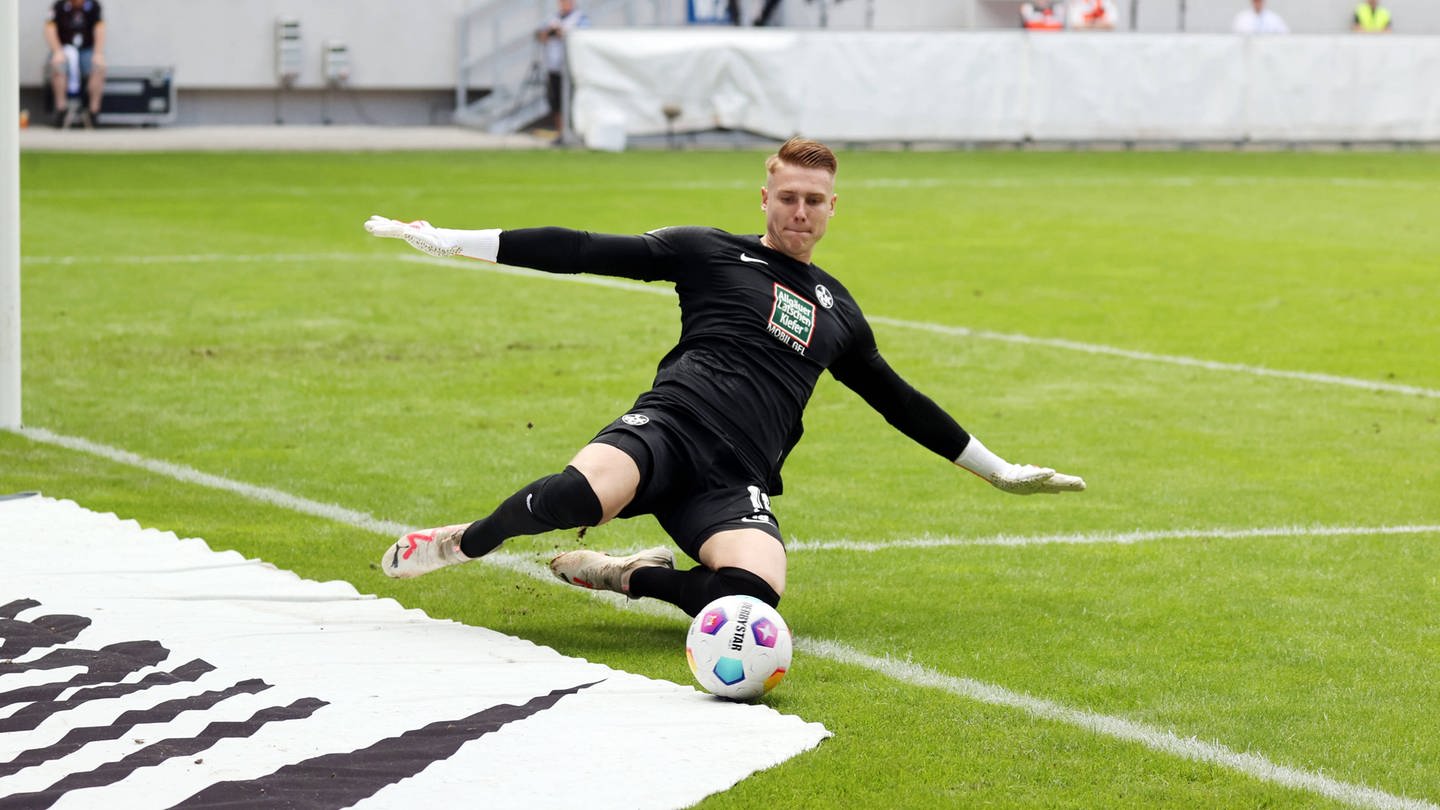 Schuster setzt auch gegen Rostock auf Krahl im Tor
