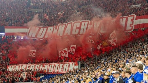 Etwa 6.000 FCK-Fans haben ihre Roten Teufel auf Schalke begleitet.