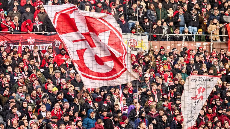 Fans des FCK (Foto: IMAGO, Imago Images / Eibner)