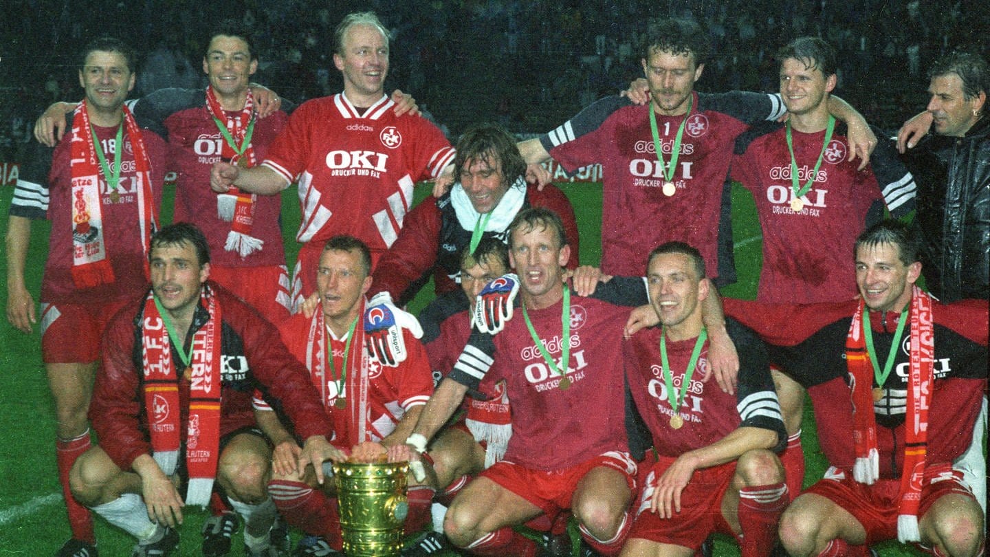 1996 gewinnt der 1. FC Kaiserslautern zum zweiten Mal nach 1990 den DFB Pokal: Mit dabei, der heutige Athletiktrainer Oliver Schäfer (Foto: IMAGO, Imago/ Horstmüller)