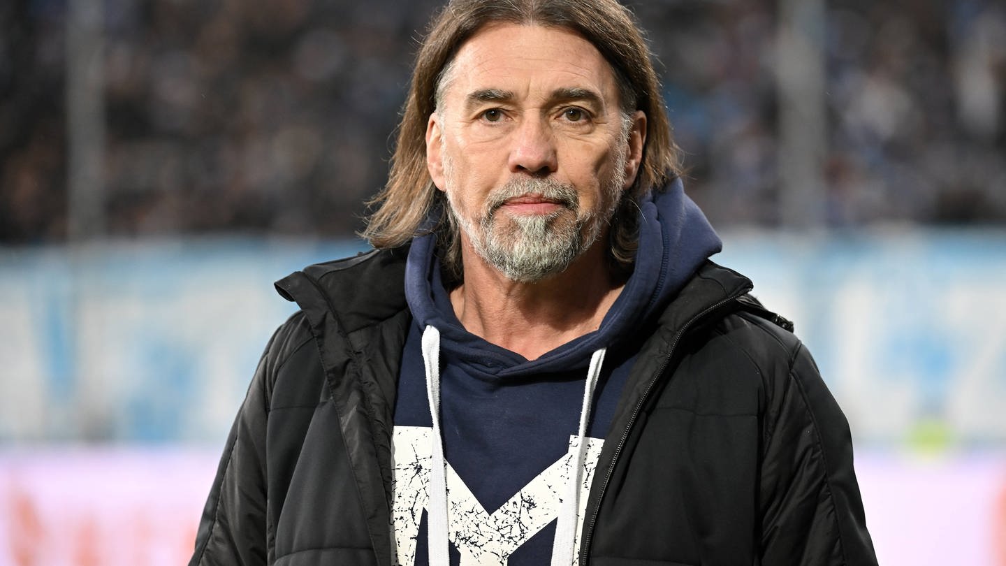 Sportdirektor Martin Schmidt von Mainz 05 will nach der Niederlage beim VfB die Situation im Verein analysieren. (Foto: IMAGO, IMAGO / Ulrich Hufnagel)