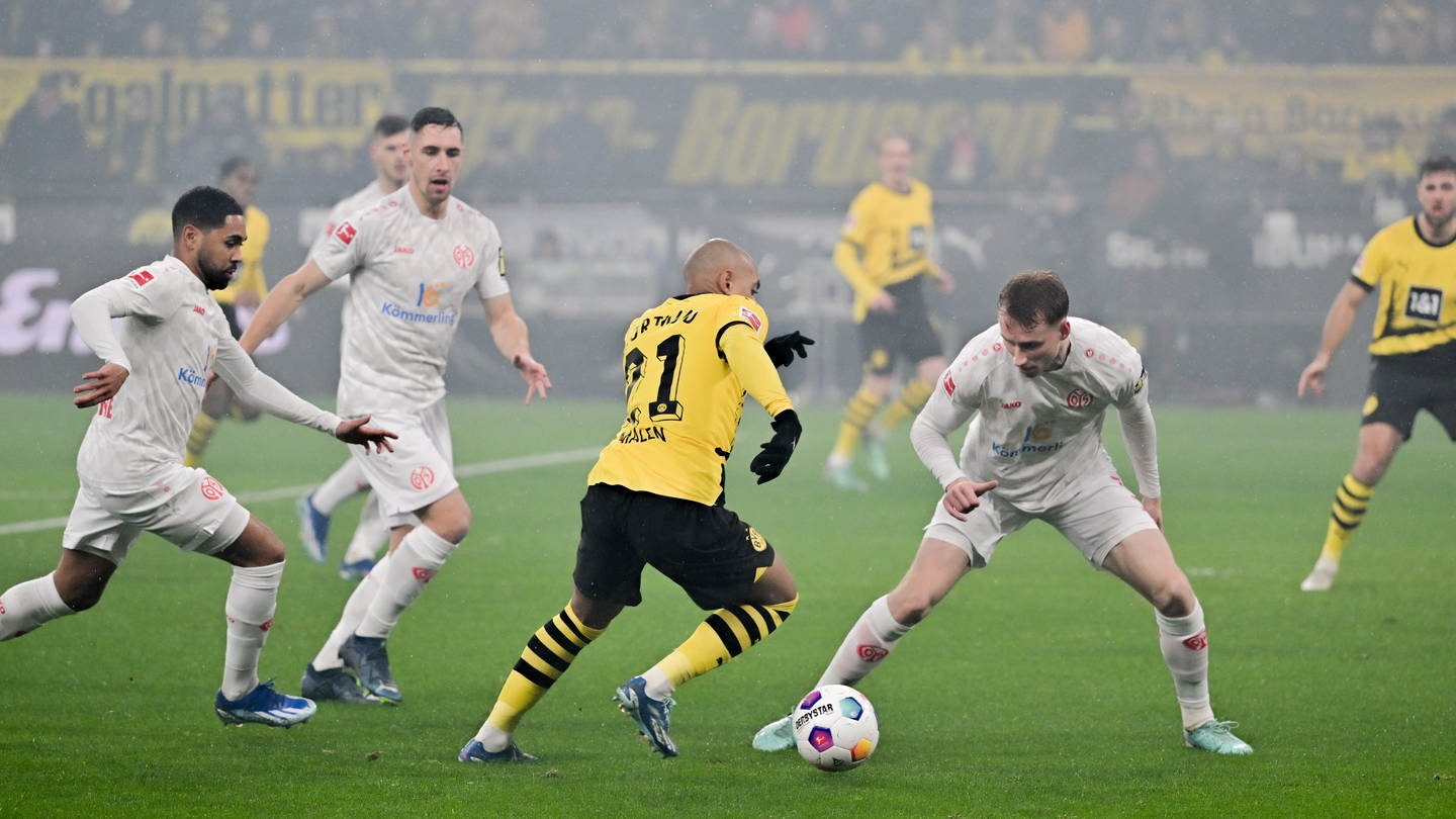 Spielszene Mainz 05 gegen Borussia Dortmund (Foto: dpa Bildfunk, picture alliance/dpa | Bernd Thissen)
