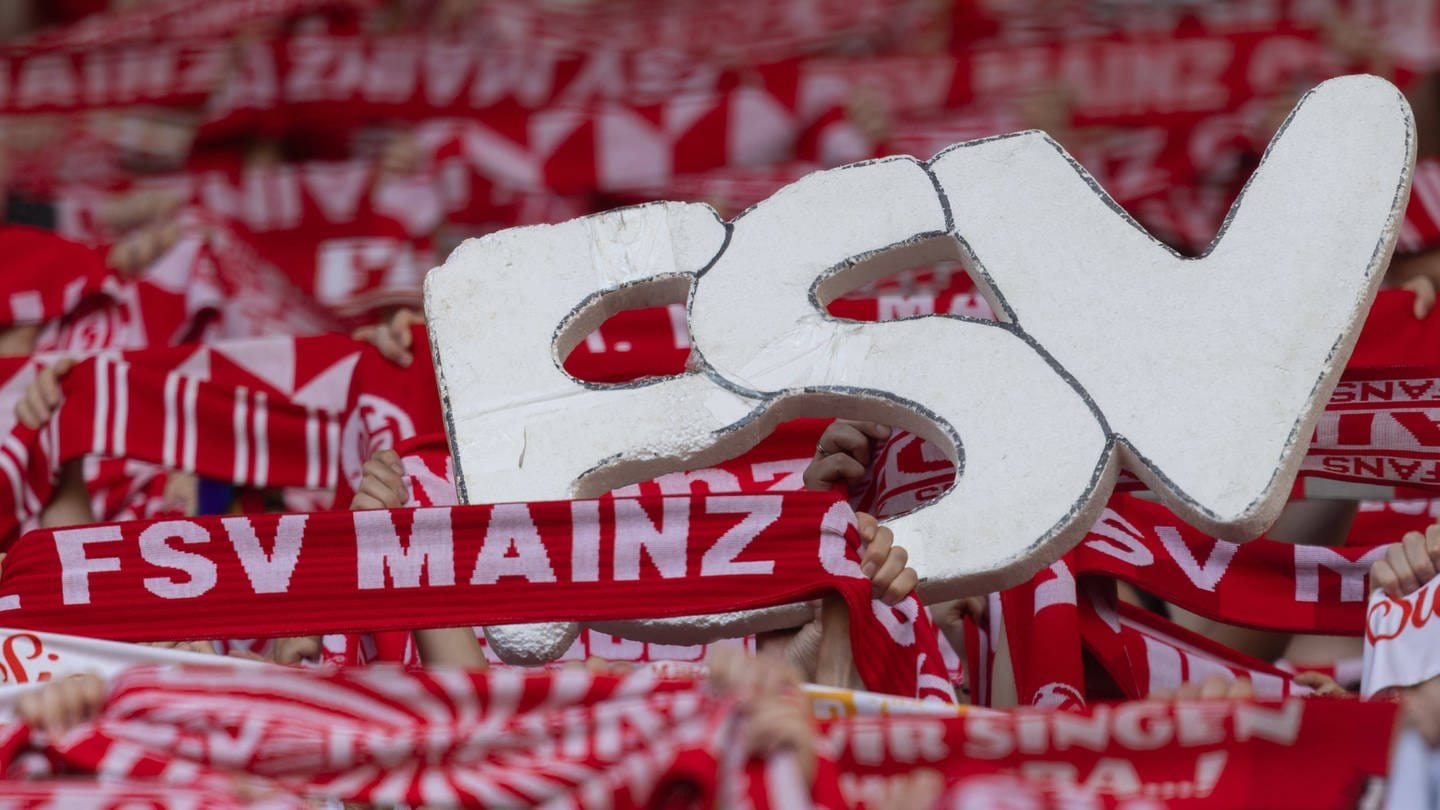 Fankurve Mainz 05 (Foto: IMAGO, Imago/Kessler Sportfotografie)