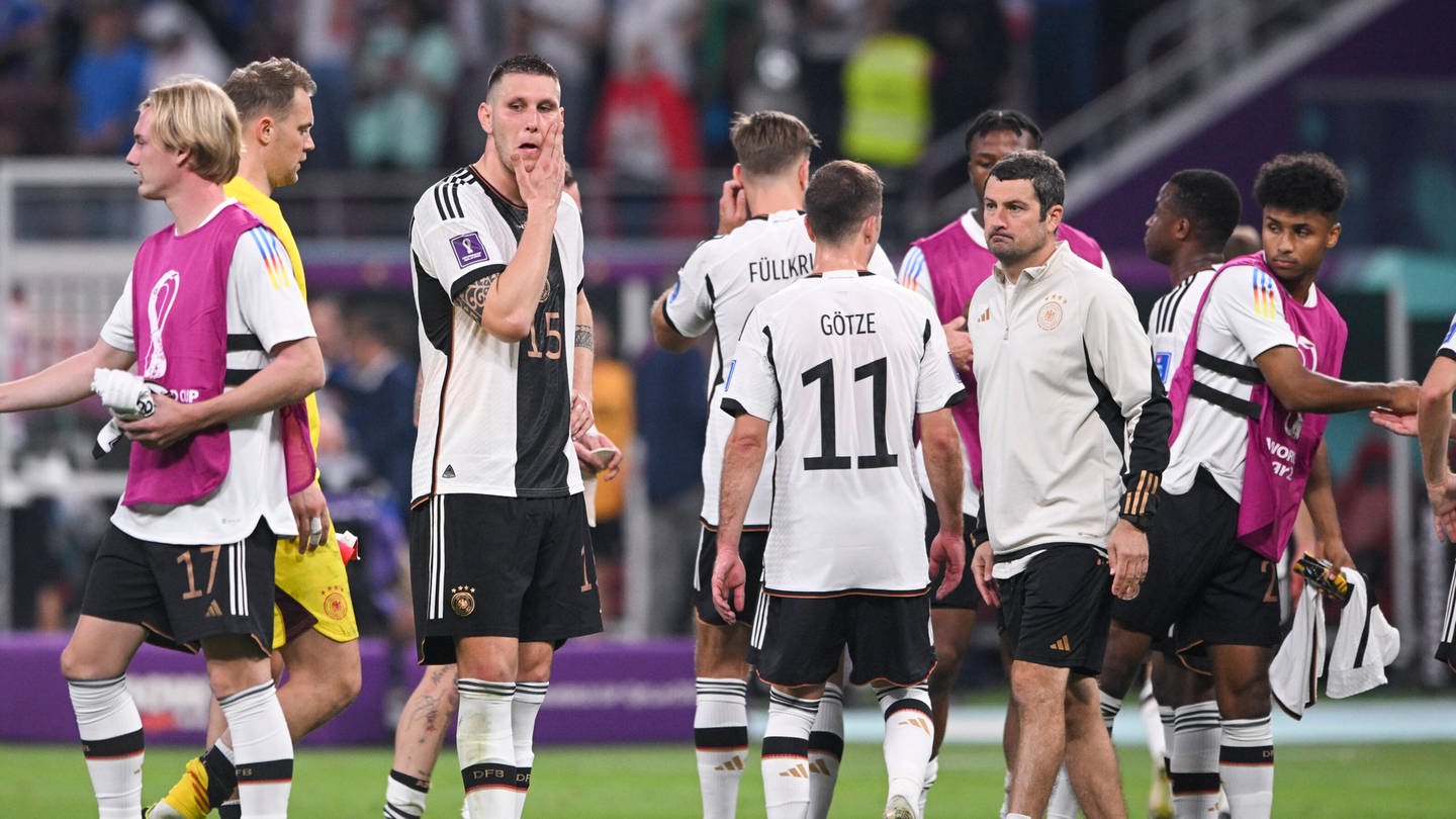 Große Enttäuschung nach der 1:2 WM-Auftaktniederlage bei der deutschen Fußball-Nationalmannschaft gegen Japan. (Foto: IMAGO, Image/Ulmer/Teamfoto)