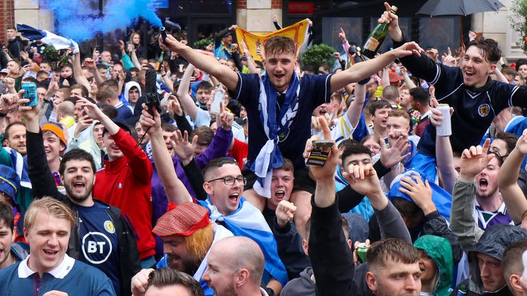 Stuttgart freut sich auf die schottischen Fußball-Fans. (Foto: IMAGO, IMAGO / NurPhoto)