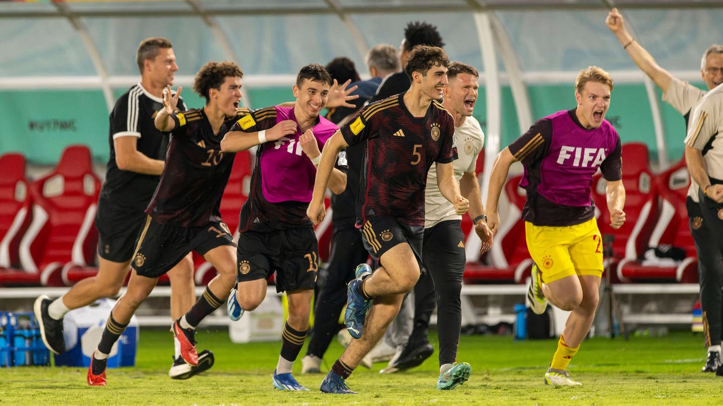 Die deutsche Auswahl schlägt Argentinien im Halbfinale der U17-EM (Foto: IMAGO, IMAGO/Marcio Machado/MIS)
