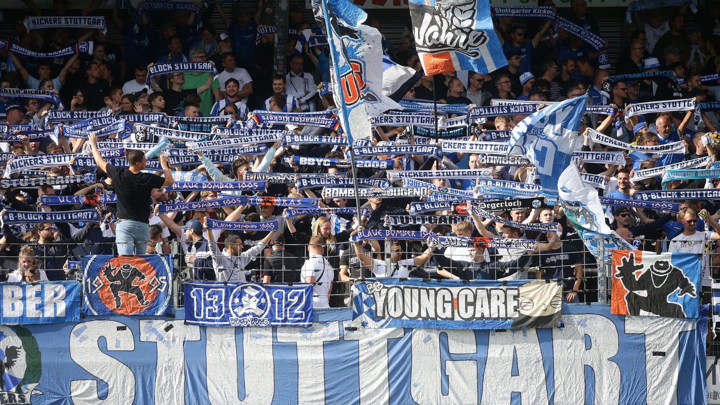 Fans der Stuttgarter Kickers (Foto: picture-alliance / Reportdienste, Picture Alliance)