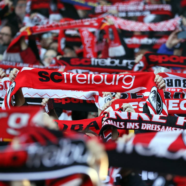 Fans des SC Freiburg (Foto: IMAGO, 1024266188)