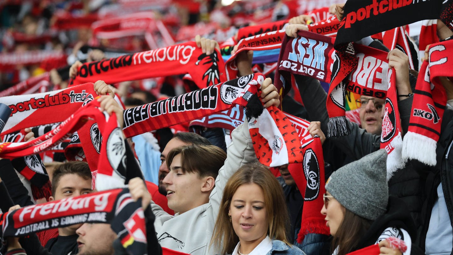SC Freiburg Fans (Foto: IMAGO, IMAGO / Fotostand)