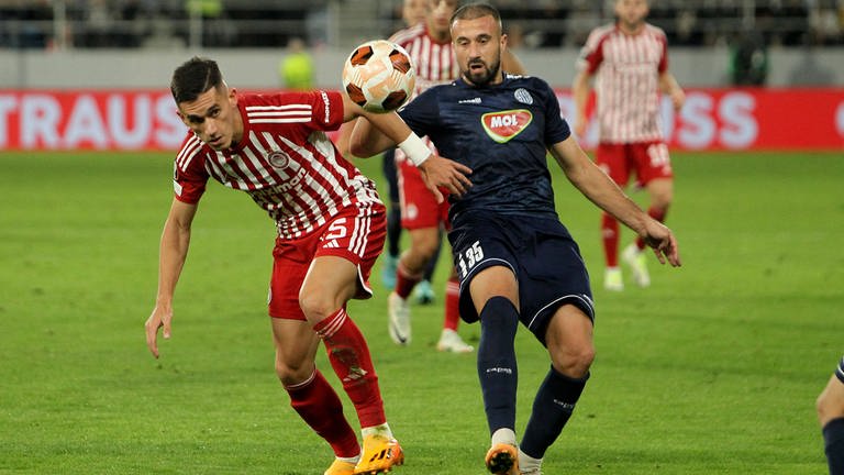 Gegen Olympiakos Piräus holte der  FK TSC aus Bačka Topola den ersten Punkt in der Europa League. (Foto: IMAGO, IMAGO / Aleksandar Djorovic)