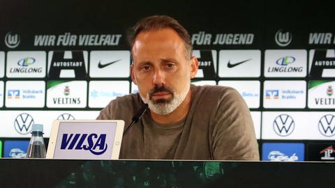 Matarazzo nachdenklich (Foto: IMAGO, Pk Wolfsburg-Spiel)