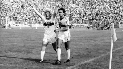 Jürgen Sundermann und Hansi Müller (Foto: IMAGO, imago sportfotodienst via www.imago-images.de; )