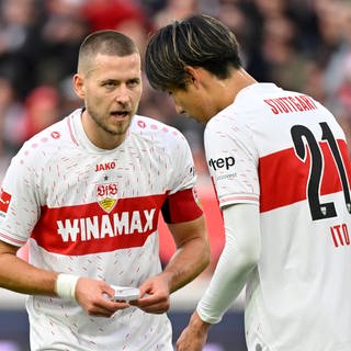 Waldemar Anton und Hiroki Ito vom VfB Stuttgart (Foto: IMAGO, Imago Images / Michael Weber)