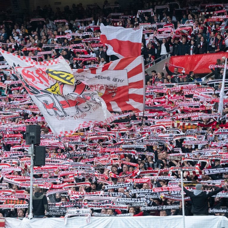 Die Fankurve des VfB Stuttgart beim Spiel gegen die TSG Hoffenheim