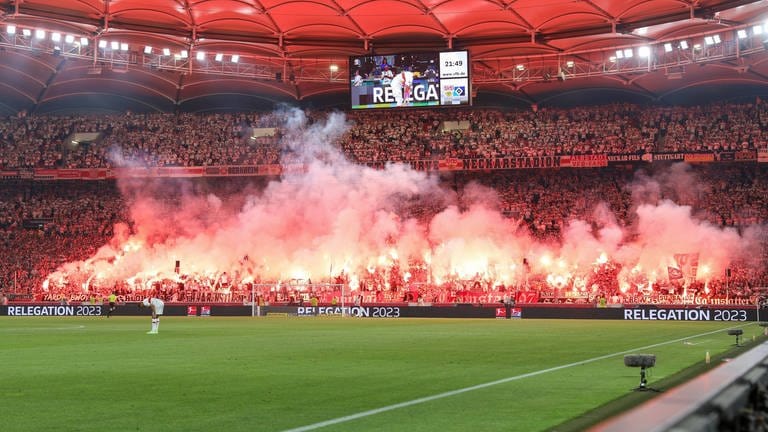 VfB-Fans in der Cannstatter Kurve