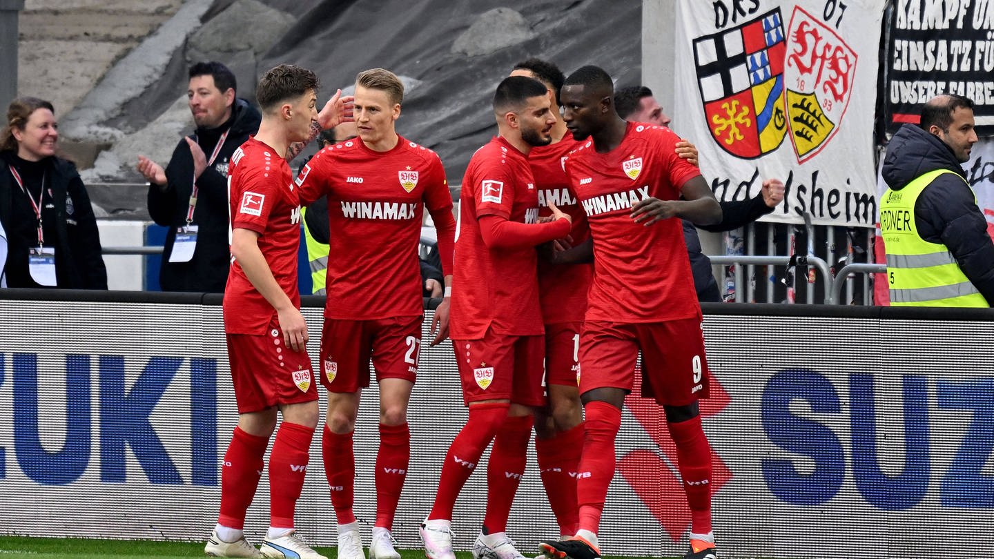 Der VfB Stuttgart bejubelt das Tor von Guirassy im Spiel gegen Darmstadt. (Foto: IMAGO, IMAGO / Jan Huebner)