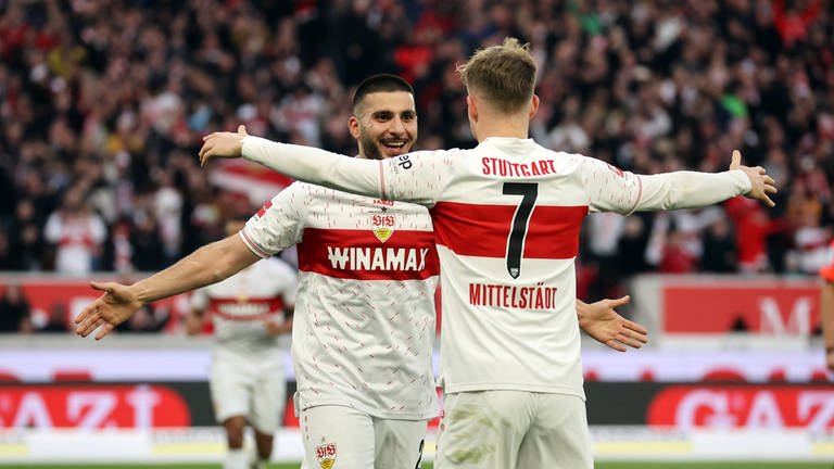 Deniz Undav und Maxi Mittelstädt vom VfB Stuttgart