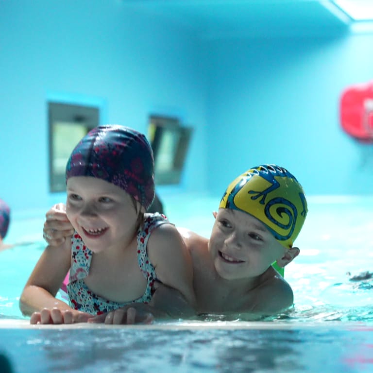 Der TV Cannstatt bietet in Kooperation mit der Aqua Academy Schwimmkurse in einem Containerbad an. (Foto: SWR)