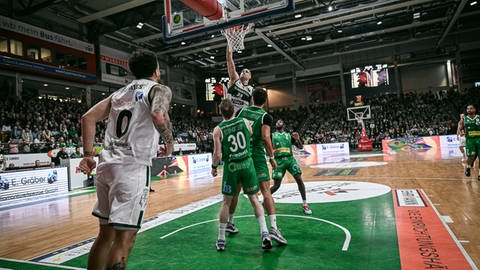 In der 2. Basketball-Bundesliga treffen zum Rheinland-Pfalz-Derby die Gladiators Trier auf EPG Koblenz. Das Hinspiel in Trier gewannen die Gladiators