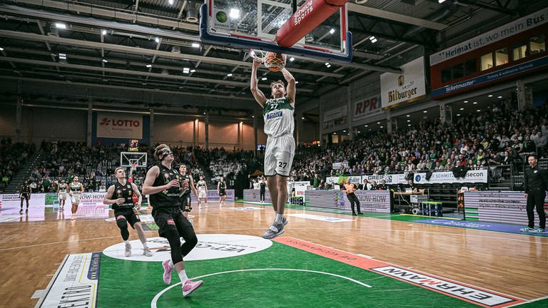 Die Gladiators Trier treffen im Rheinland-Pfalz-Derby der 2. Basketball-Bundesliga (Pro A) auf EPG Koblenz. Zum Auswärtsspiel werden mehrere hundert Fans der Trierer mitfahren.