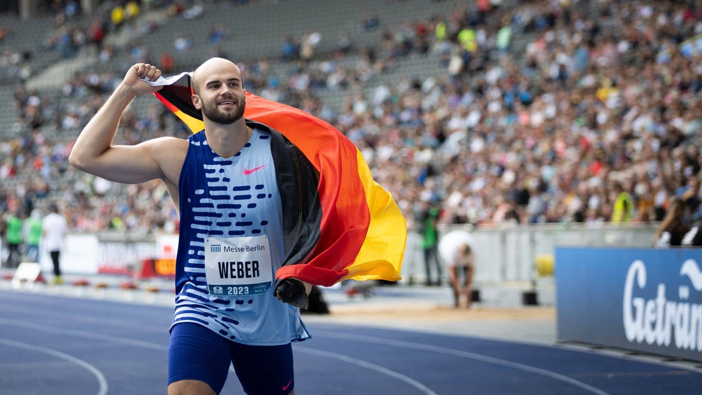 Julian WEBER (GER) freut sich ueber den Sieg im Speerwurf der Maenner; ISTAF Berlin am 03.09.2023 im Olympiastadion in Berlin (Foto: IMAGO, Beautiful Sports)