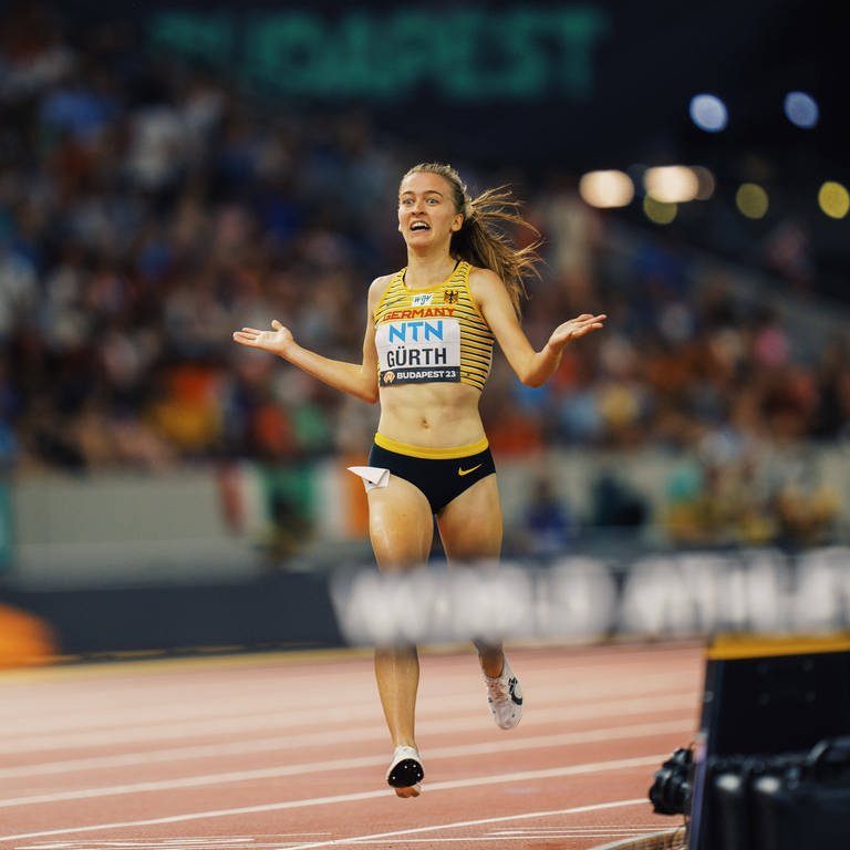 Olivia Gürth läuft bei der Leichtathletik-WM in Budapest ins Finale über 3000m Hindernis. (Foto: IMAGO, IMAGO / Beautiful Sports)