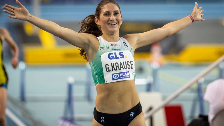 Gesa Krause bejubelt ihren Titel über 3000 Meter.