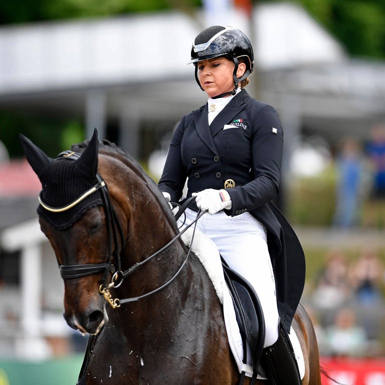 Dorothee Schneider hat ihr Pferd Showtime vom Start beim CHIO in Aachen zurückgenommen. Damit ist das Paar auch nicht bei den Weltmeisterschaften am Start.  (Foto: IMAGO, IMAGO / Treese)