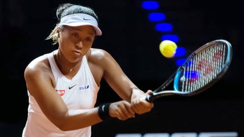 Naomi Osaka tritt im Viertelfinale des Porsche Tennis Grand Prix in Stuttgart gegen Donna Vekic an (Foto: imago images, imago images / Kyodo News)
